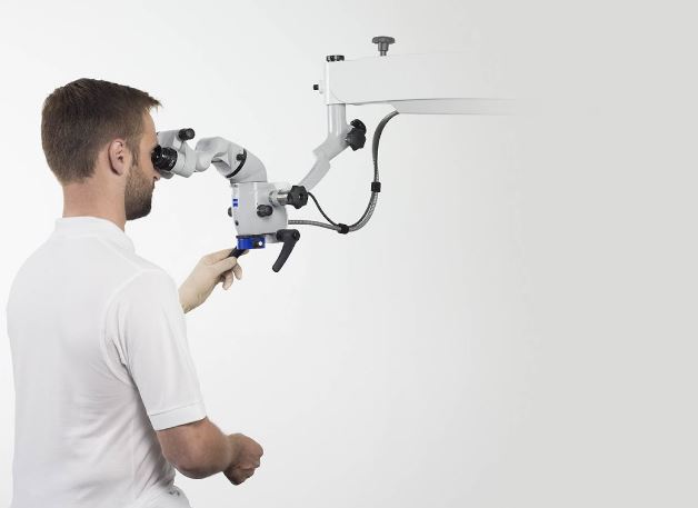 CARL ZEISS